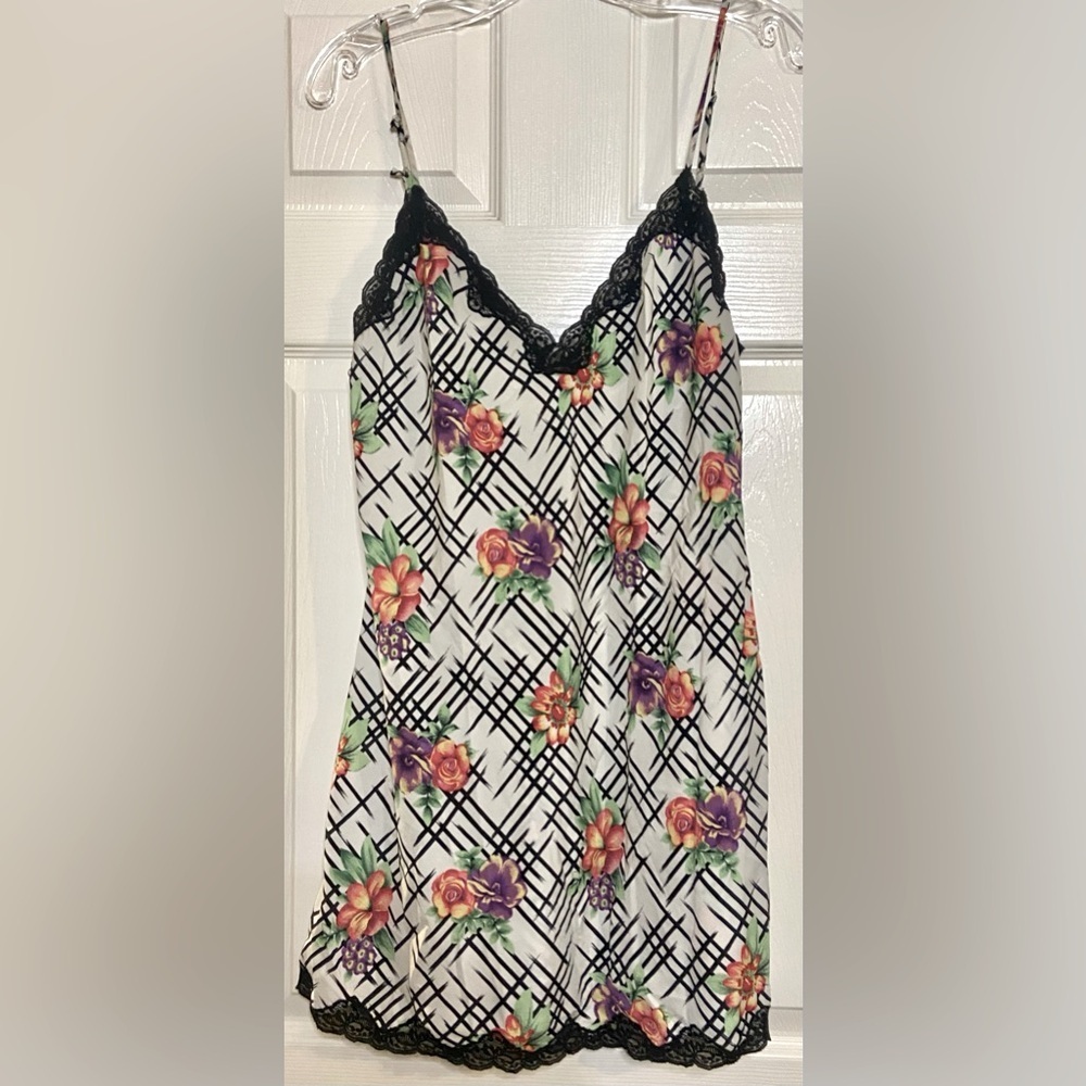 Vintage Victoria's Secret Gold Label Size M Satin Floral Black Lace Slip Nightie